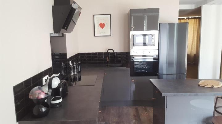 Appartement spacieux et atypique Sedan Extérieur photo