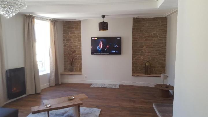 Appartement spacieux et atypique Sedan Extérieur photo