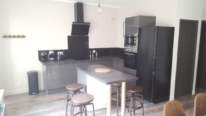 Appartement spacieux et atypique Sedan Extérieur photo